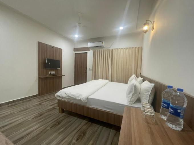 Gir Night Resort غابة غير المظهر الخارجي الصورة